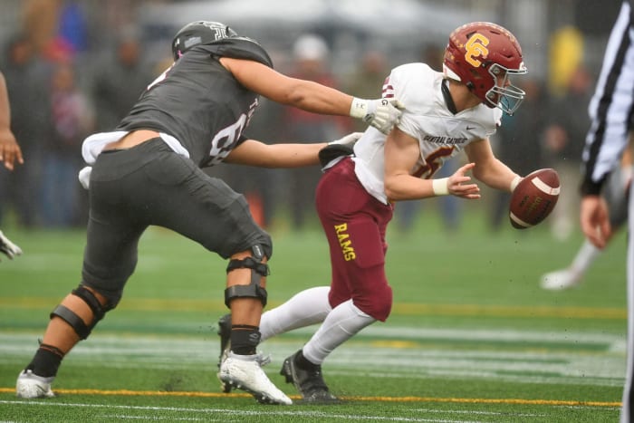 Tualatin.Central-Catholic.6A-football-final.Leon-Neuschwander.62